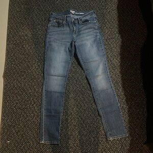 Modern skinny Levi’s Denizen size 10
